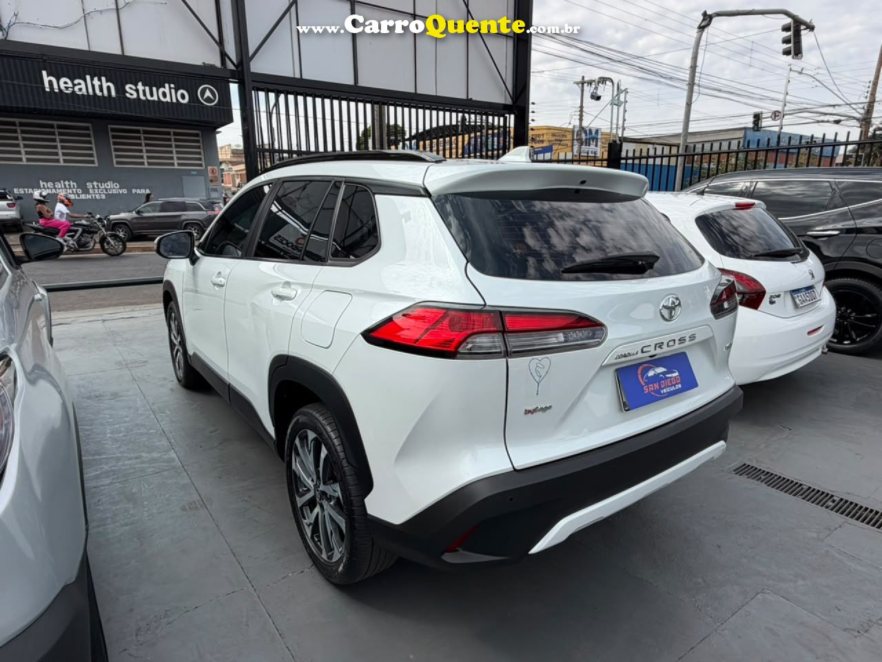 TOYOTA   COROLLA CROSS XRE 2.0 16V FLEX AUT.   BRANCO 2023 2.0 FLEX - Loja
