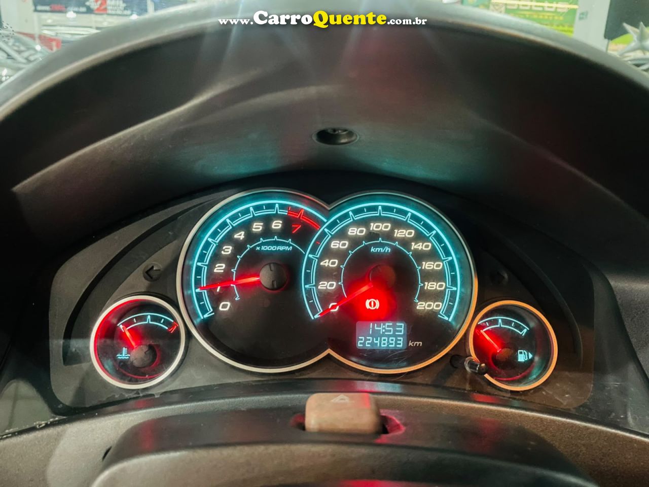 CHEVROLET   CELTA SPIRIT LT 1.0 MPFI 8V FLEXP. 5P   PRATA 2012 1.0 FLEX - Loja