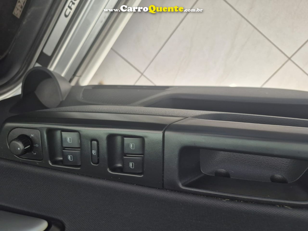 VOLKSWAGEN   CROSSFOX 1.6 MI TOTAL FLEX 8V 5P   PRATA 2013 1.6 FLEX - Loja