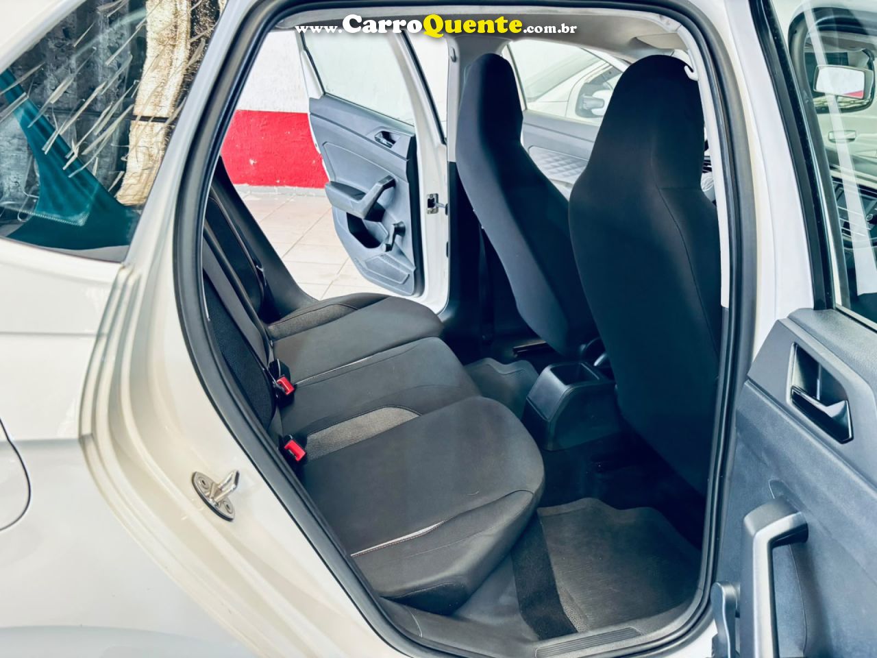 VOLKSWAGEN   POLO TRACK 1.0 FLEX 12V 5P   BRANCO 2024 1.0 FLEX - Loja