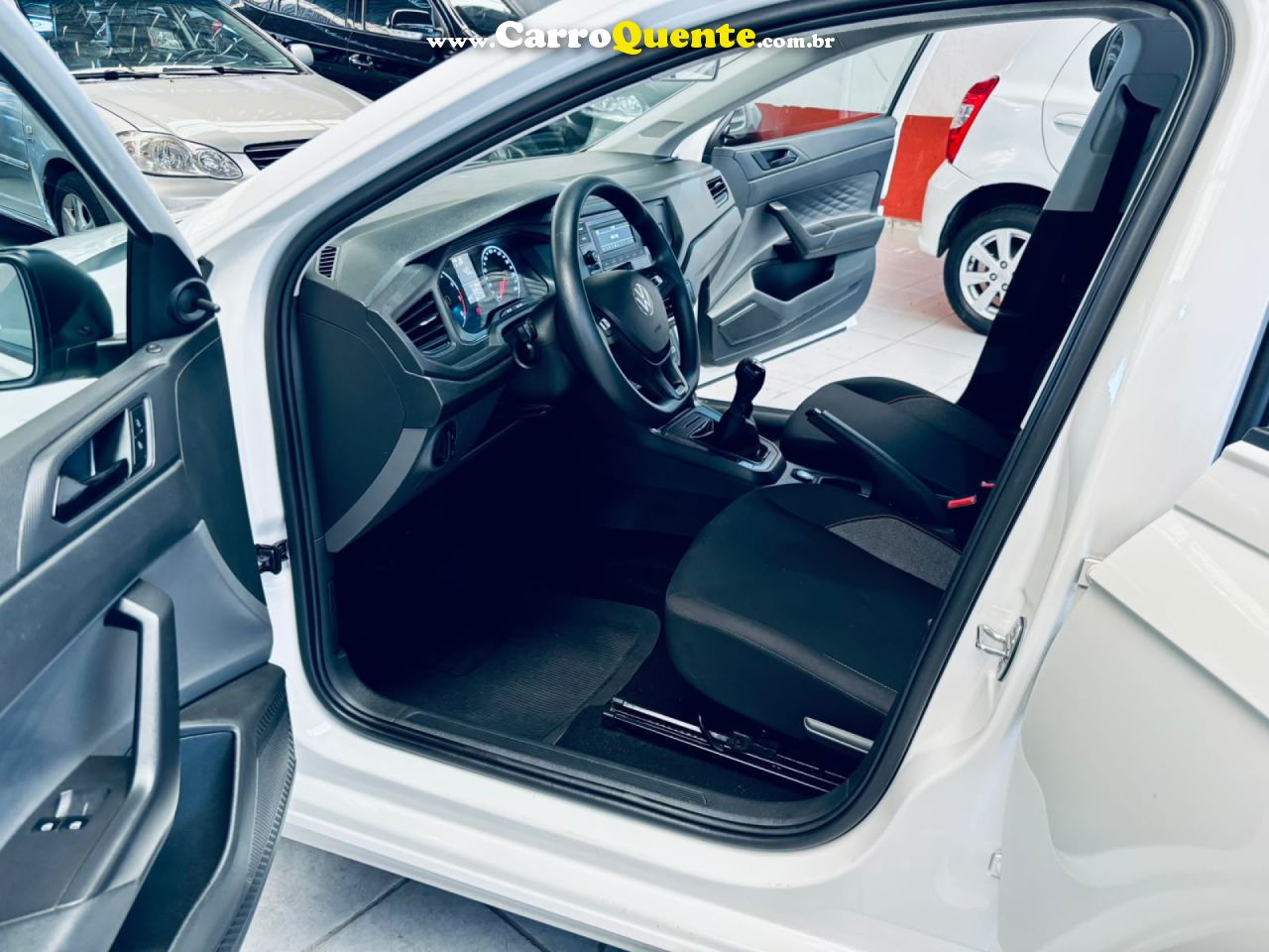 VOLKSWAGEN   POLO TRACK 1.0 FLEX 12V 5P   BRANCO 2024 1.0 FLEX - Loja