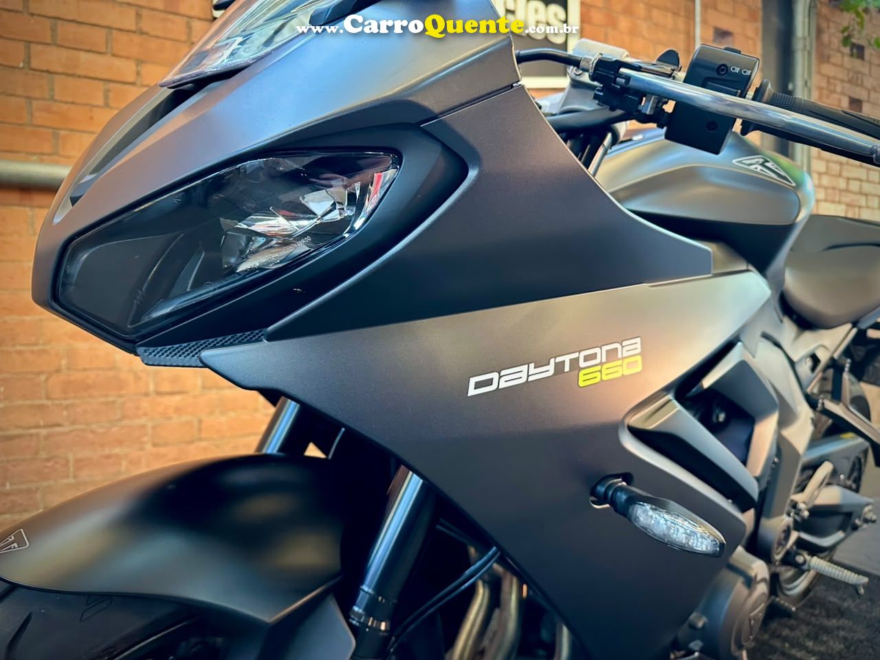 TRIUMPH DAYTONA 660 2025 - Loja