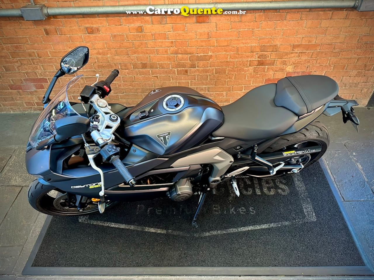 TRIUMPH DAYTONA 660 2025 - Loja