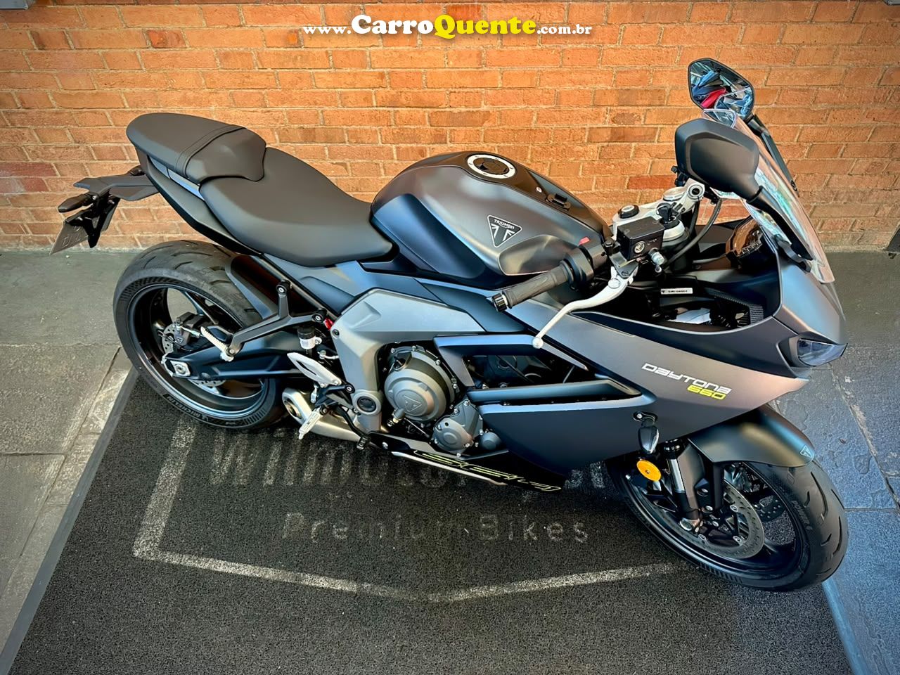 TRIUMPH DAYTONA 660 2025 - Loja