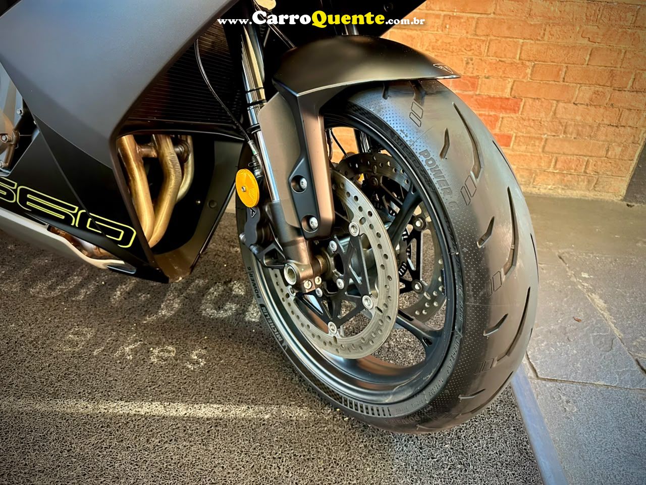 TRIUMPH DAYTONA 660 2025 - Loja