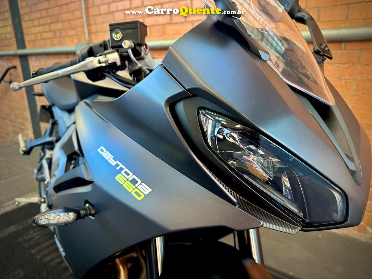 TRIUMPH DAYTONA 660 2025 - Loja