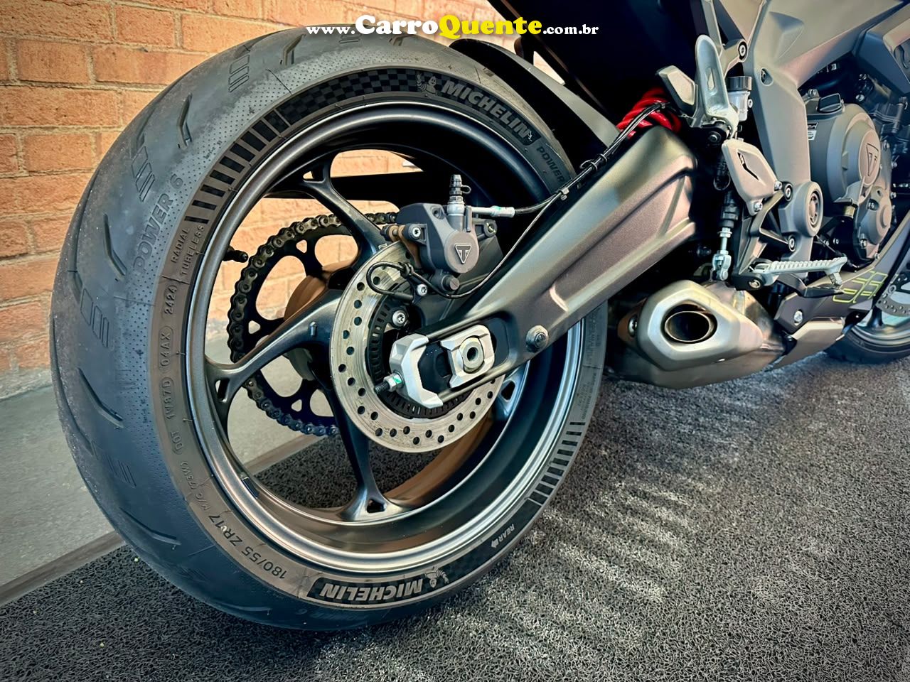 TRIUMPH DAYTONA 660 2025 - Loja