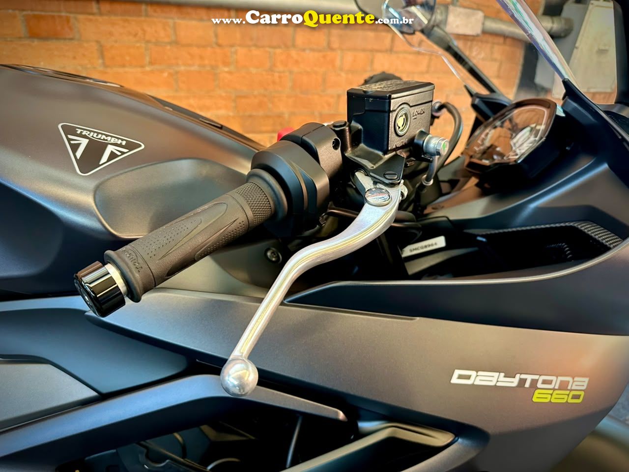 TRIUMPH DAYTONA 660 2025 - Loja