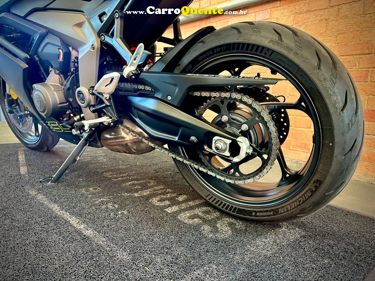 TRIUMPH DAYTONA 660 2025 - Loja