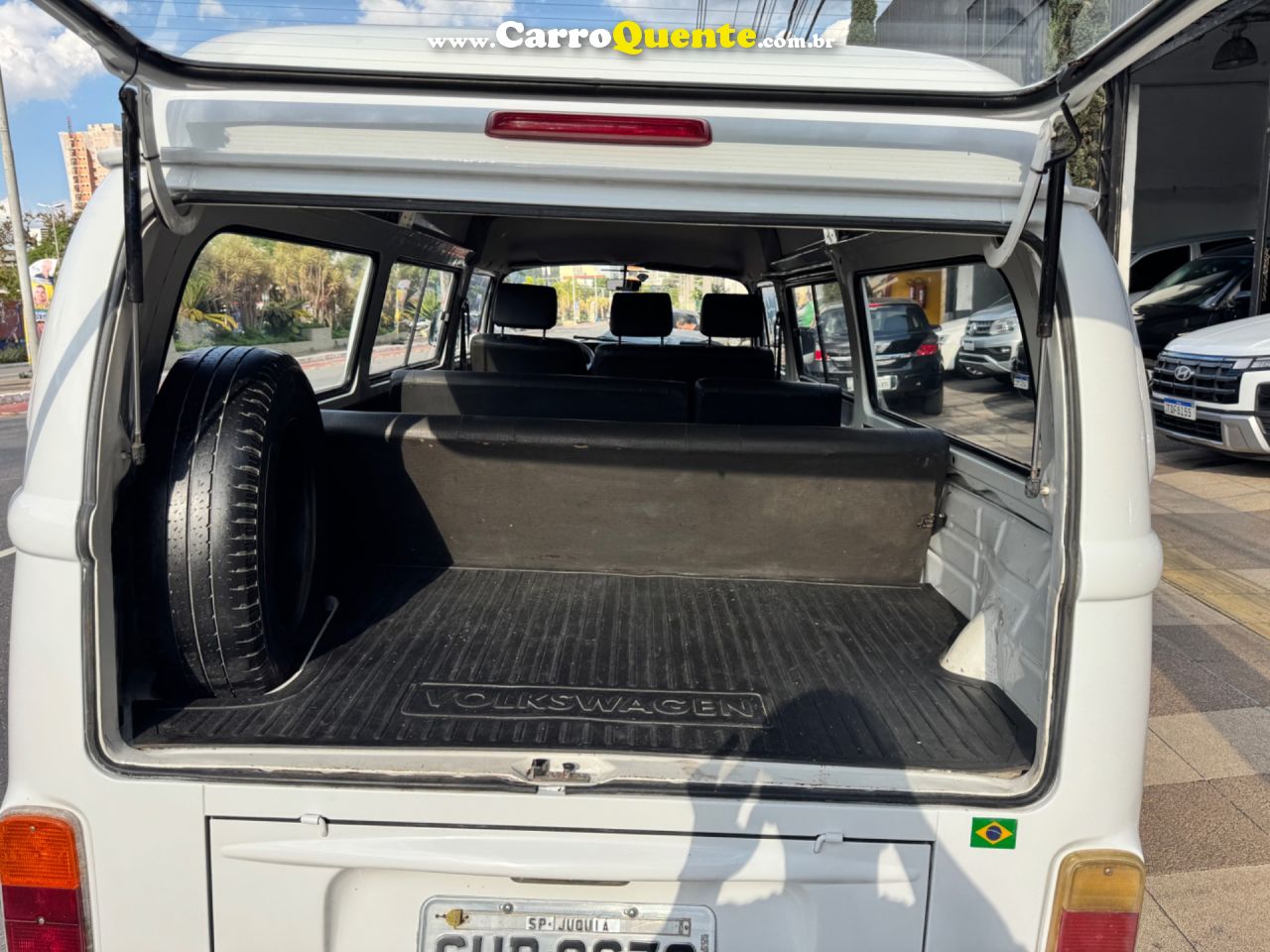 VOLKSWAGEN KOMBI 1.4 MI STD ESCOLAR 8V 2013 - Loja