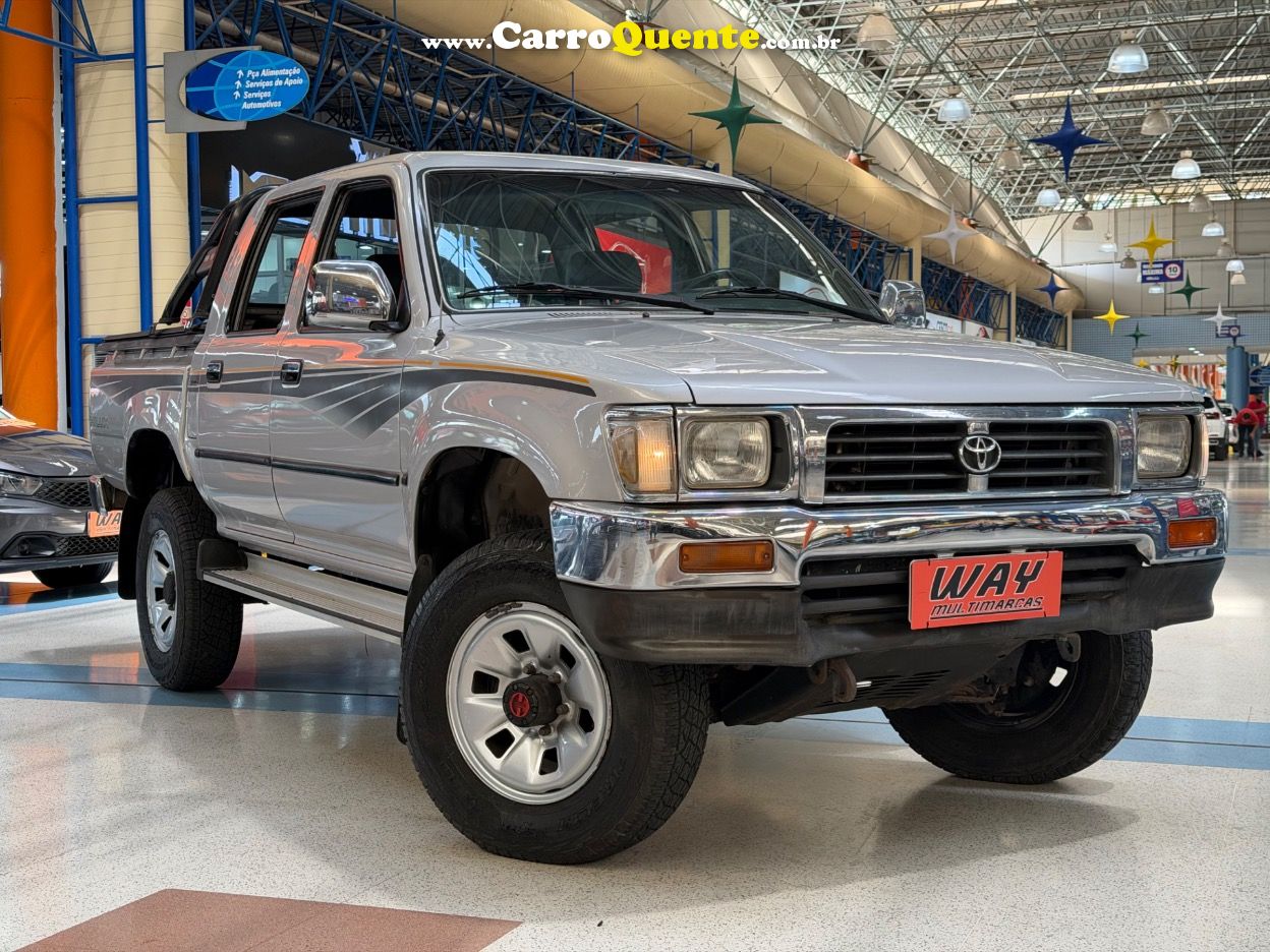 TOYOTA HILUX 2.8 DLX 4X4 CD 8V 2000 - Loja