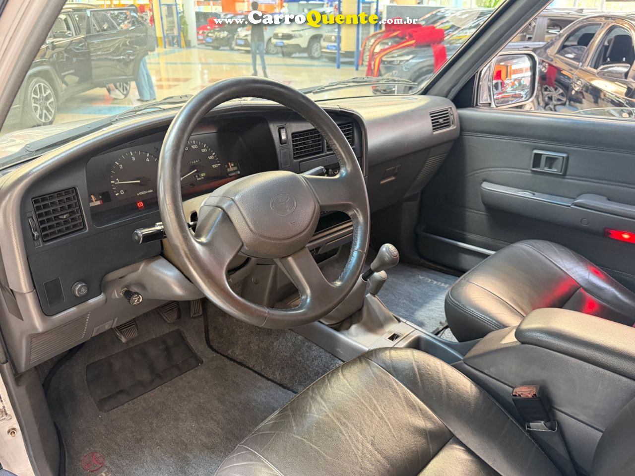 TOYOTA HILUX 2.8 DLX 4X4 CD 8V 2000 - Loja