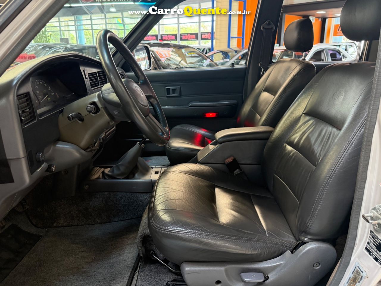 TOYOTA HILUX 2.8 DLX 4X4 CD 8V 2000 - Loja