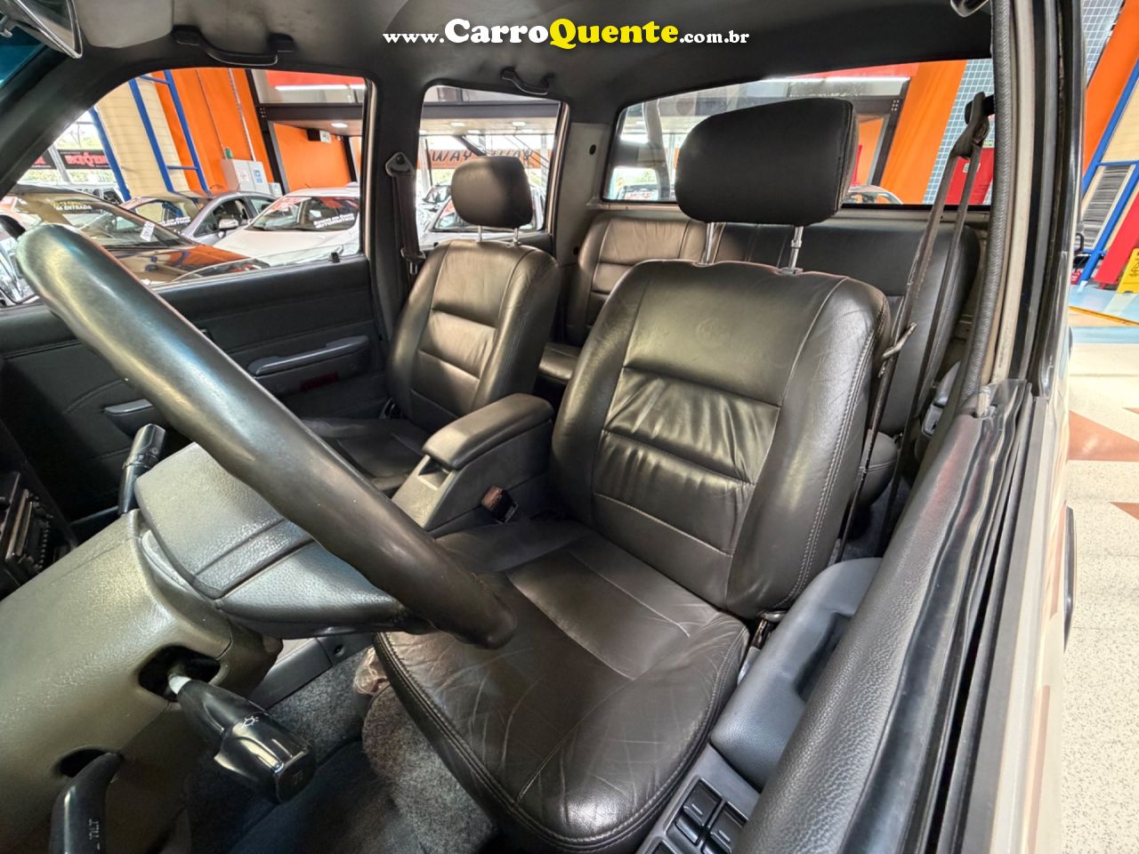 TOYOTA HILUX 2.8 DLX 4X4 CD 8V 2000 - Loja