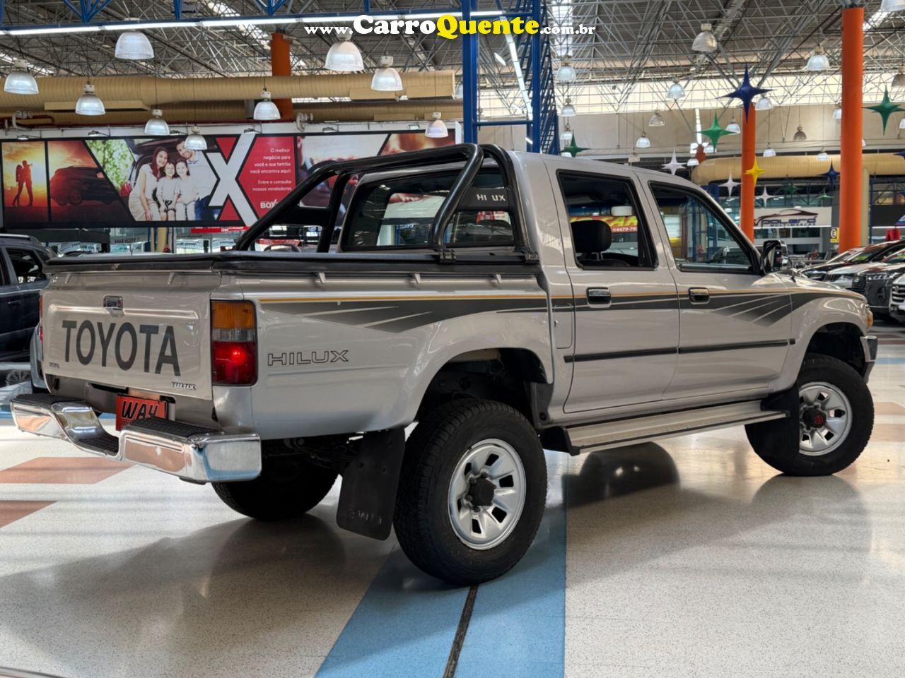 TOYOTA HILUX 2.8 DLX 4X4 CD 8V 2000 - Loja