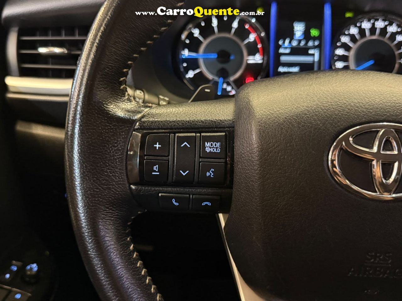 TOYOTA HILUX SW4 SRX 2.8 TURBO DIESEL 4X4 2016 - Loja