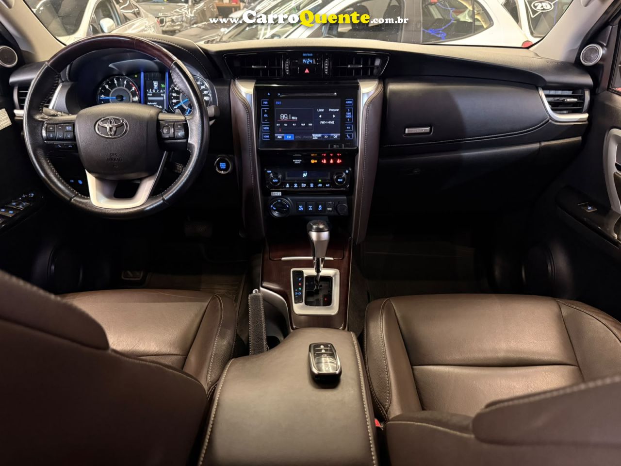 TOYOTA HILUX SW4 SRX 2.8 TURBO DIESEL 4X4 2016 - Loja
