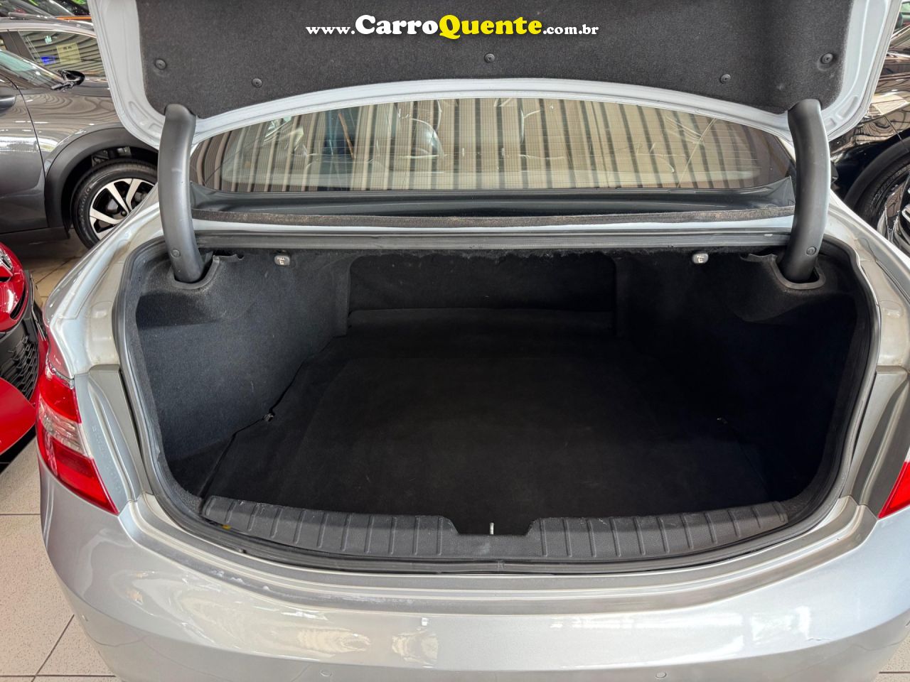 HYUNDAI AZERA 3.0 MPFI GLS V6 24V 2013 - Loja