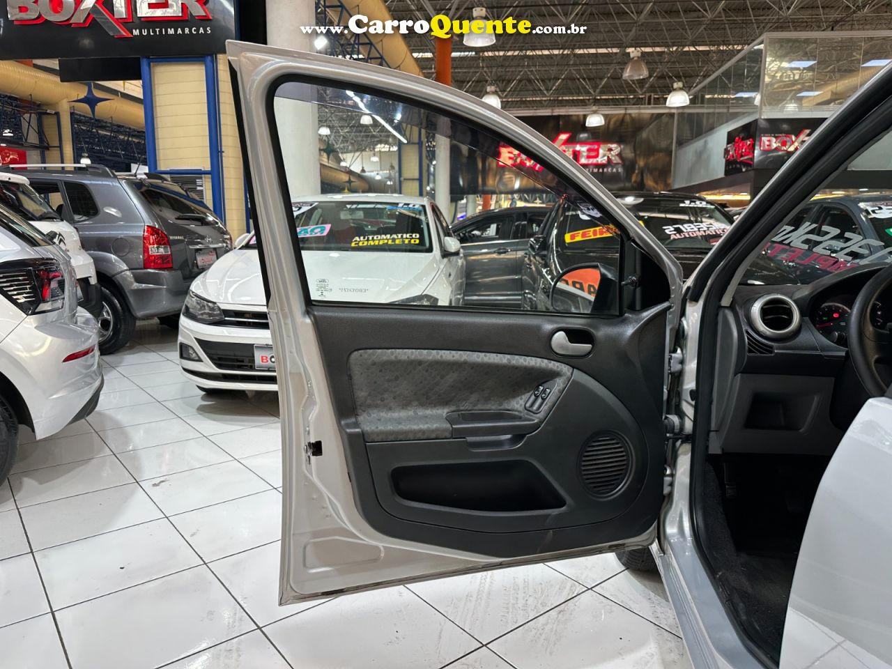 FORD FIEST 2014 - Loja