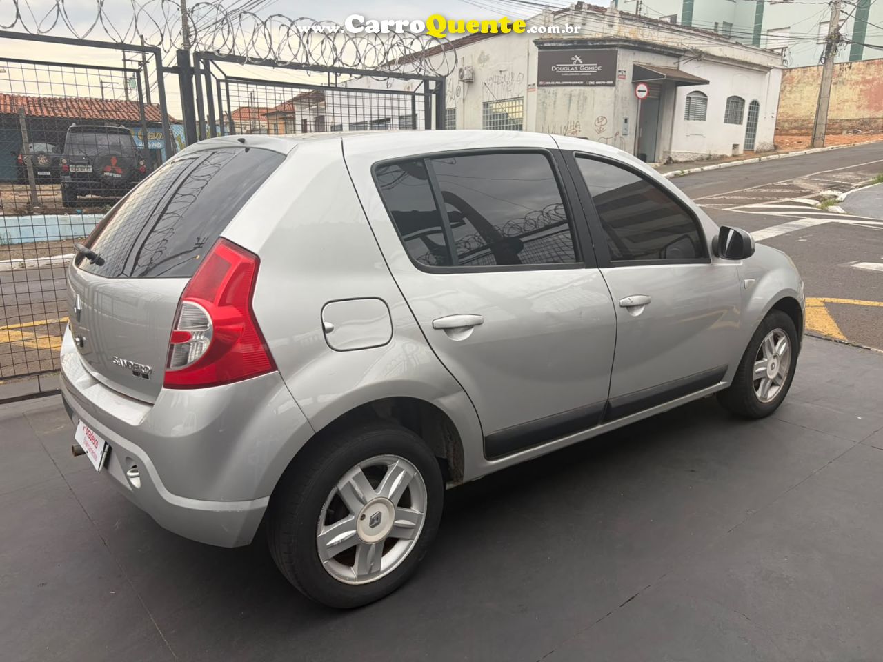 RENAULT SANDERO 1.6 PRIVILEGE 8V 2011 - Loja