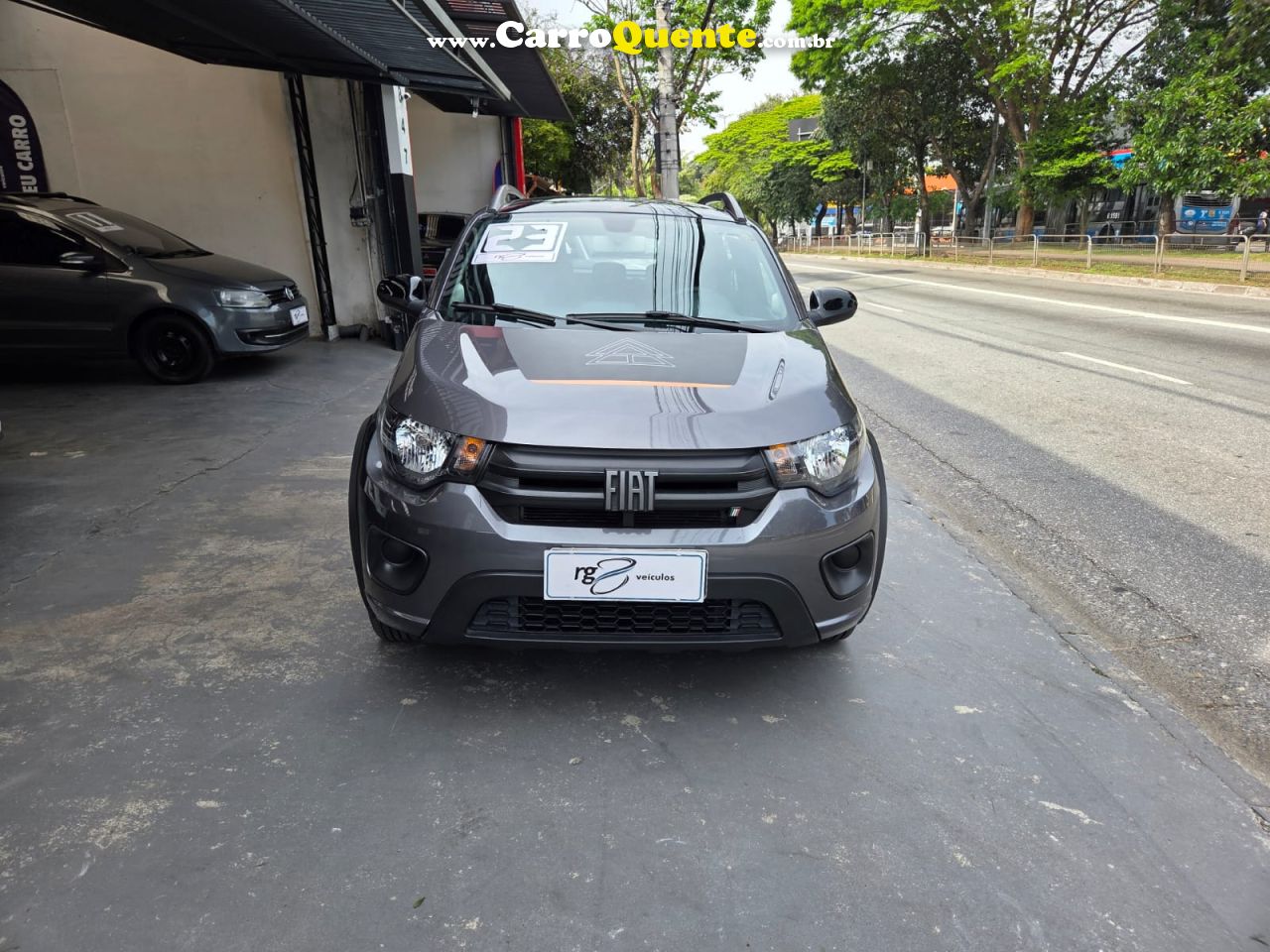 FIAT MOBI 1.0 EVO TREKKING 2023 - Loja