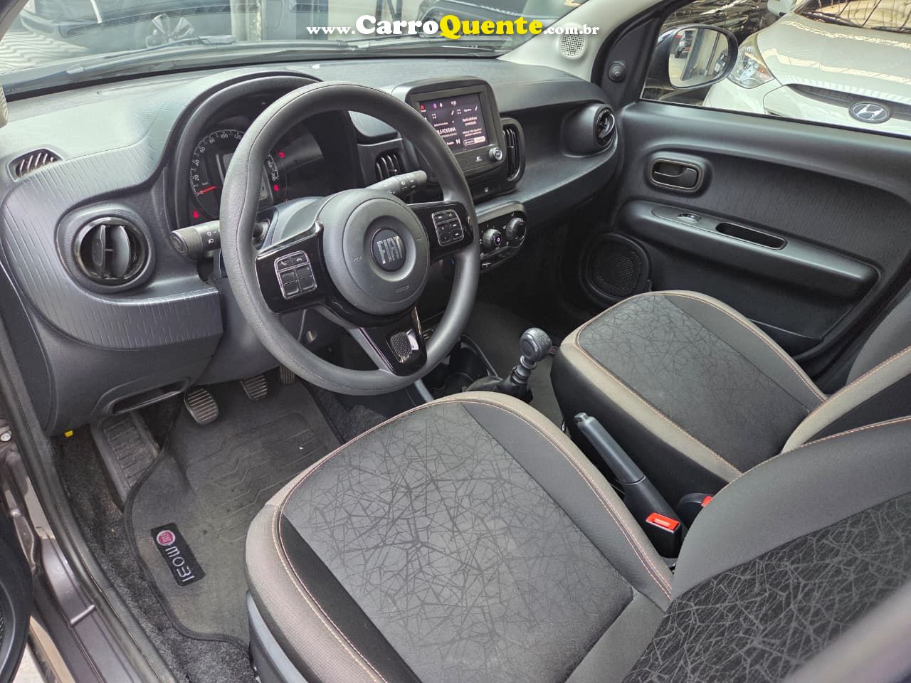 FIAT MOBI 1.0 EVO TREKKING 2023 - Loja