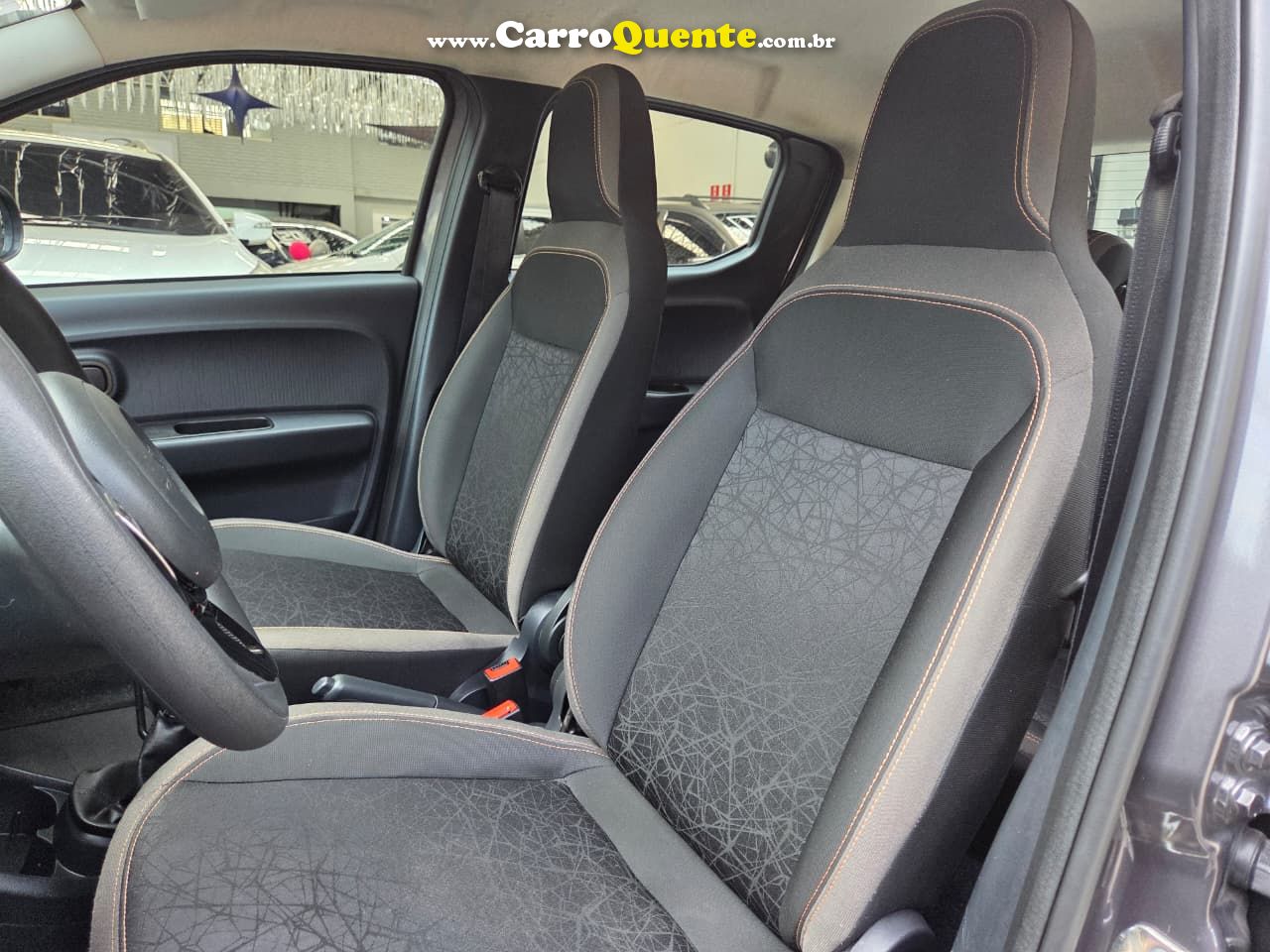 FIAT MOBI 1.0 EVO TREKKING 2023 - Loja