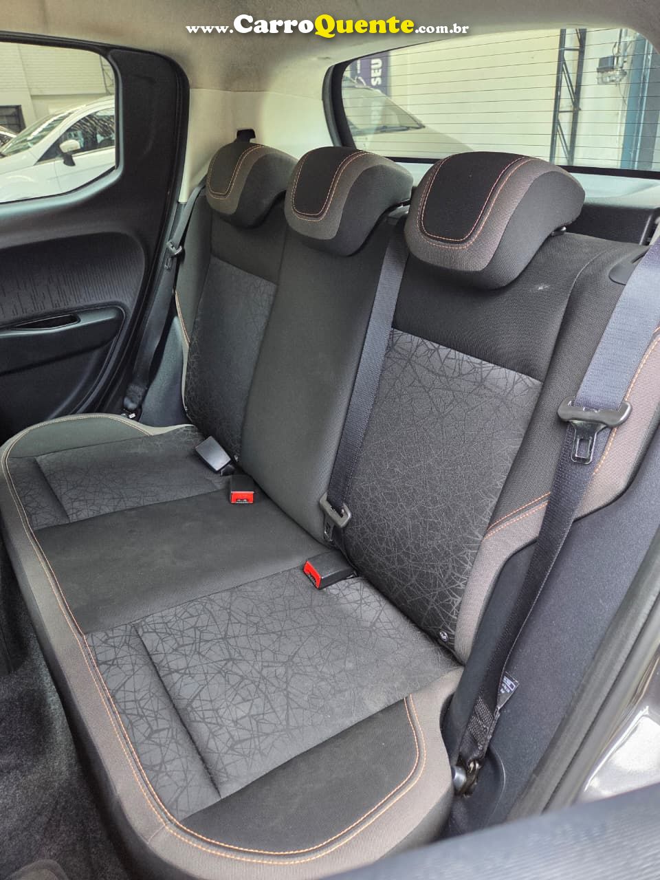 FIAT MOBI 1.0 EVO TREKKING 2023 - Loja