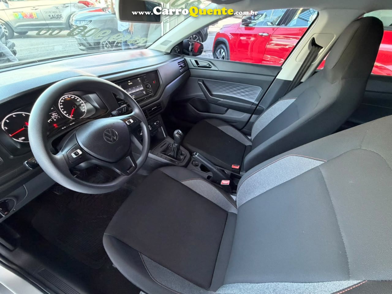VOLKSWAGEN   POLO TRACK 1.0 FLEX 12V 5P   PRATA 2024 1.0 FLEX - Loja
