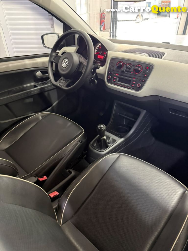 VOLKSWAGEN   UP! MOVE 1.0 TOTAL FLEX 12V 5P   PRATA 2015 1.0 FLEX - Loja