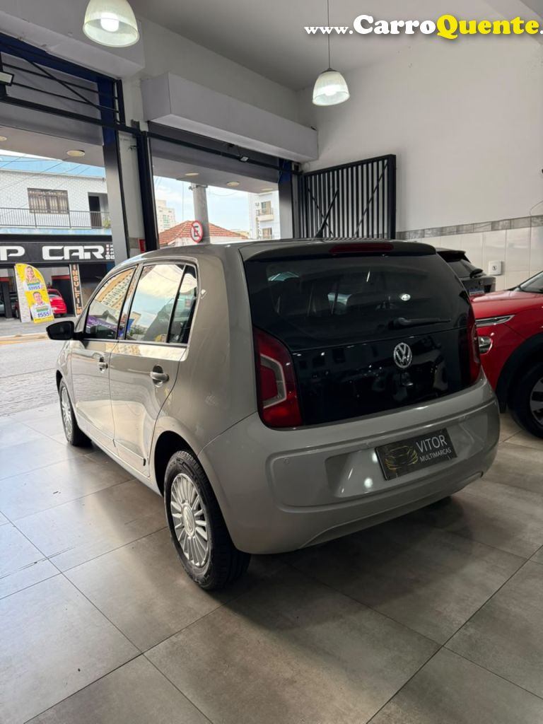 VOLKSWAGEN   UP! MOVE 1.0 TOTAL FLEX 12V 5P   PRATA 2015 1.0 FLEX - Loja