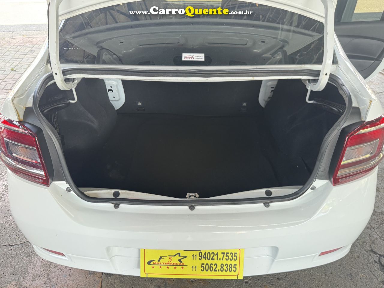 RENAULT   LOGAN LIFE FLEX 1.0 12V 4P MEC.   BRANCO 2023 1.0 FLEX - Loja