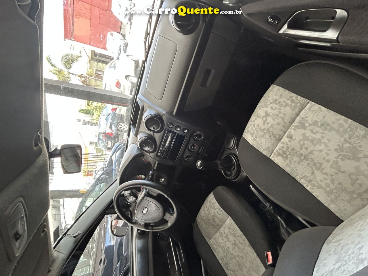 FORD   FIESTA SEDAN 1.0 8V FLEX 4P   PRATA 2009 1.0 FLEX - Loja