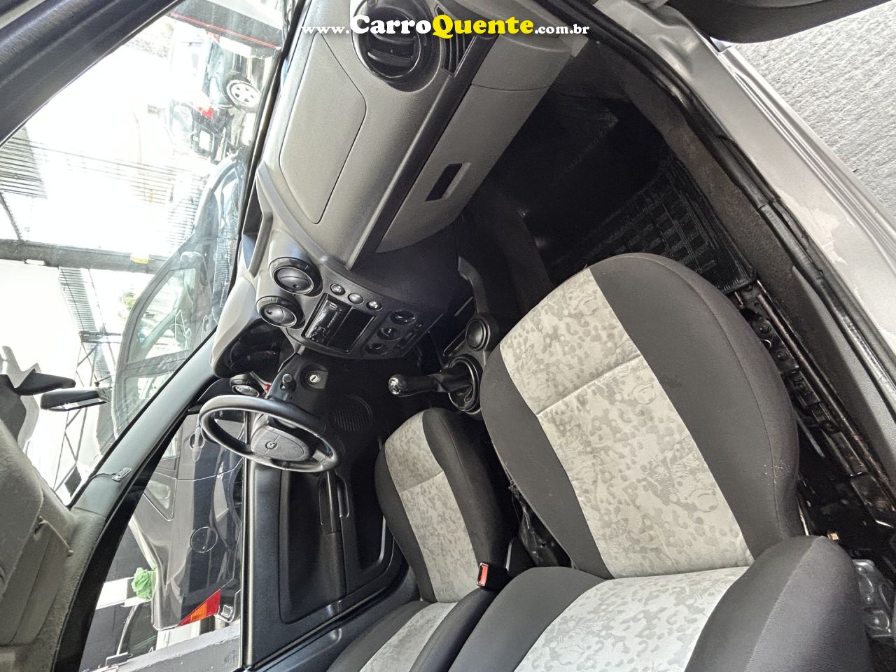FORD   FIESTA SEDAN 1.0 8V FLEX 4P   PRATA 2009 1.0 FLEX - Loja