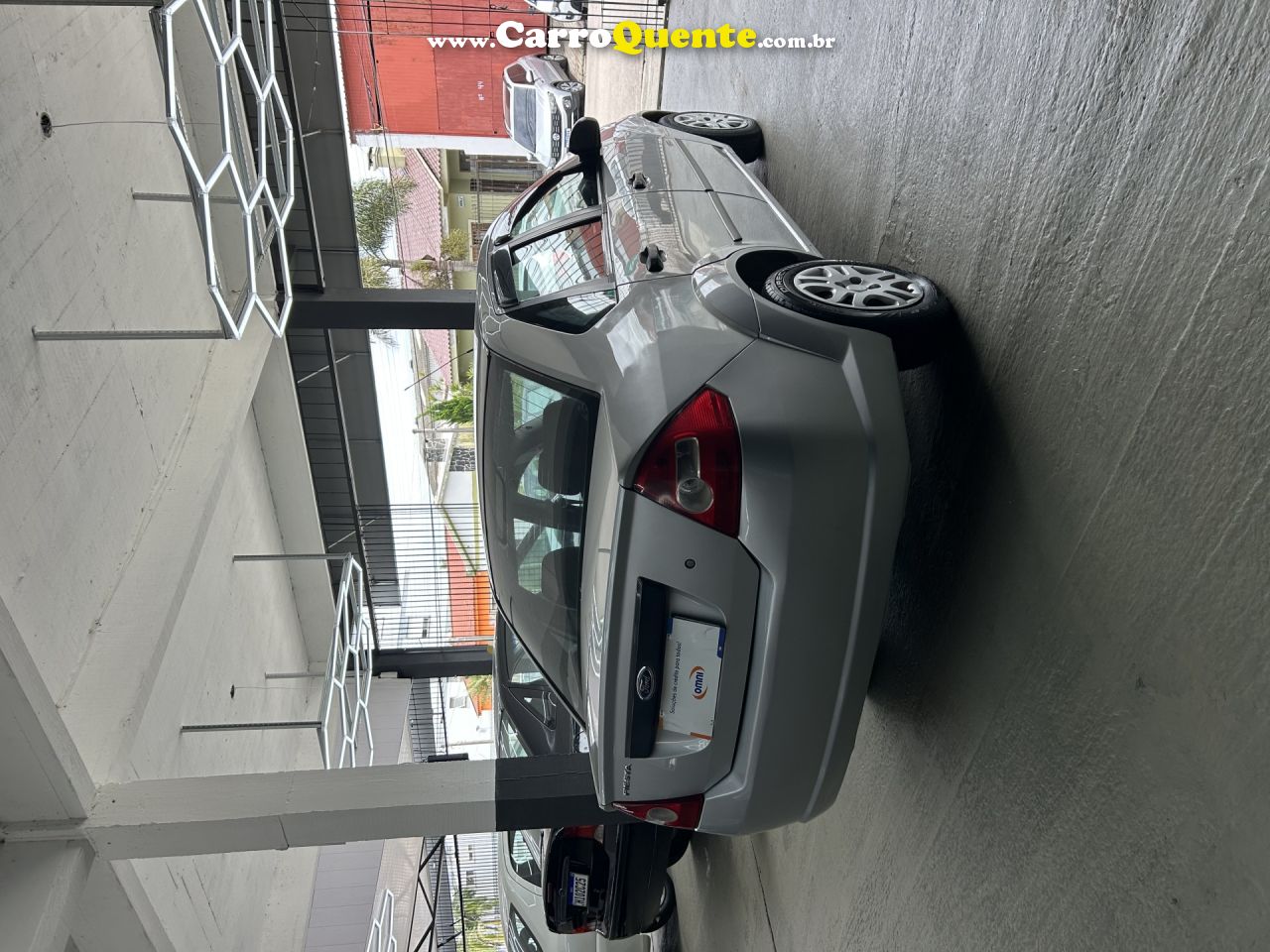 FORD   FIESTA SEDAN 1.0 8V FLEX 4P   PRATA 2009 1.0 FLEX - Loja