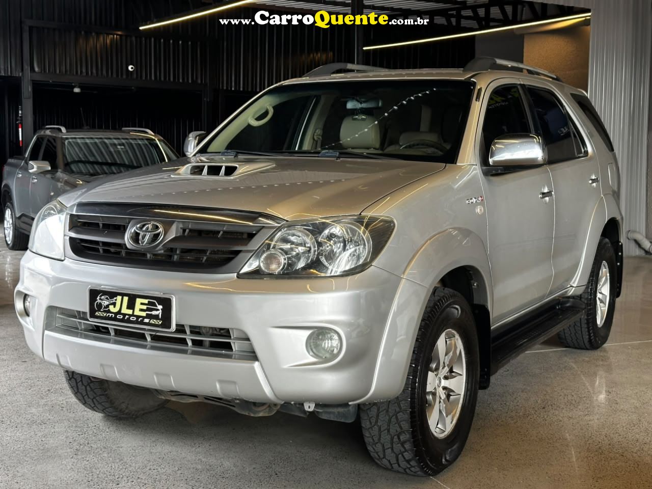 TOYOTA   HILUX SW4 SRV 4X4   PRATA 2008 3.0 DIESEL - Loja