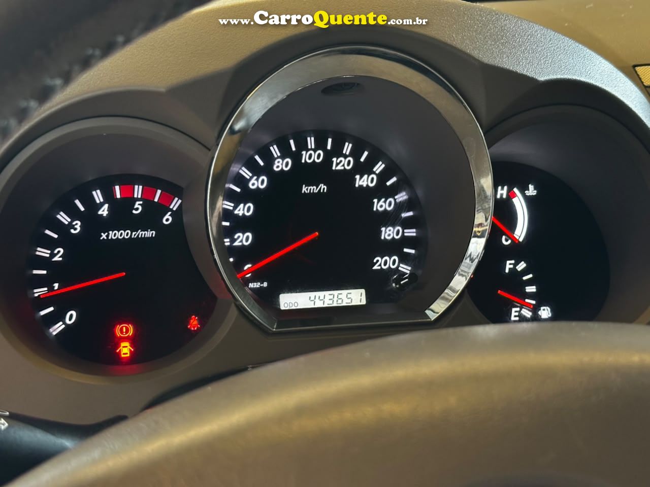 TOYOTA   HILUX SW4 SRV 4X4   PRATA 2008 3.0 DIESEL - Loja