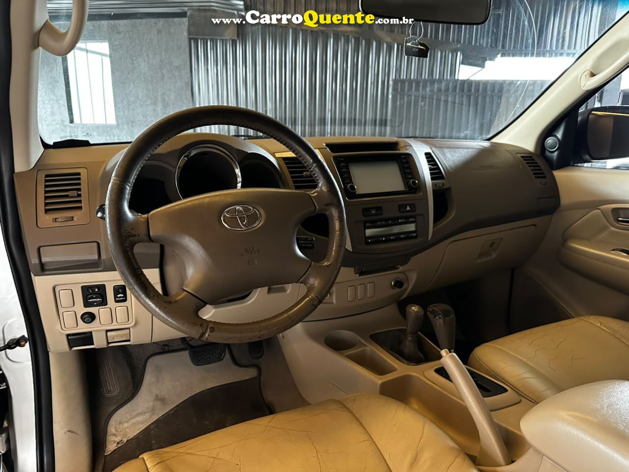 TOYOTA   HILUX SW4 SRV 4X4   PRATA 2008 3.0 DIESEL - Loja