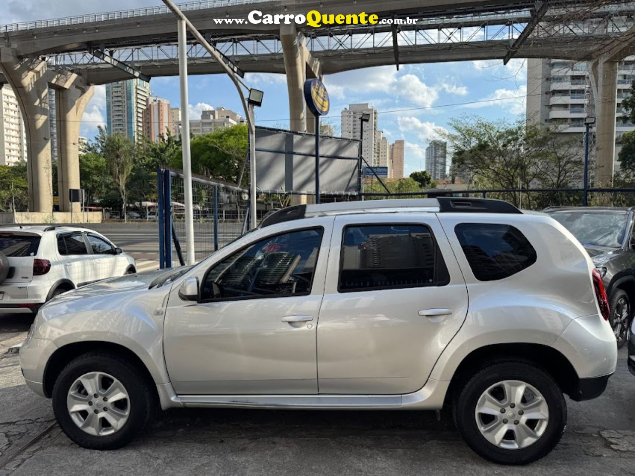 RENAULT   DUSTER DYNAMIQUE 2.0 FLEX 16V AUT.   PRATA 2017 2.0 FLEX - Loja