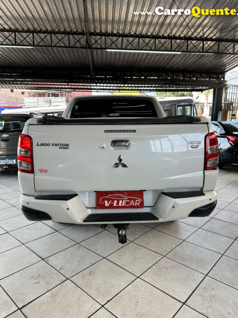 MITSUBISHI   L200 TRITON S. HPE FTP 2.4 CD DIES. AUT.   BRANCO 2018 2.4 DIESEL - Loja