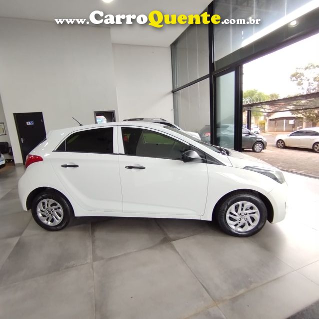 Hyundai HB20 1.0 COMFORT 12V FLEX 4P MANUAL - Loja