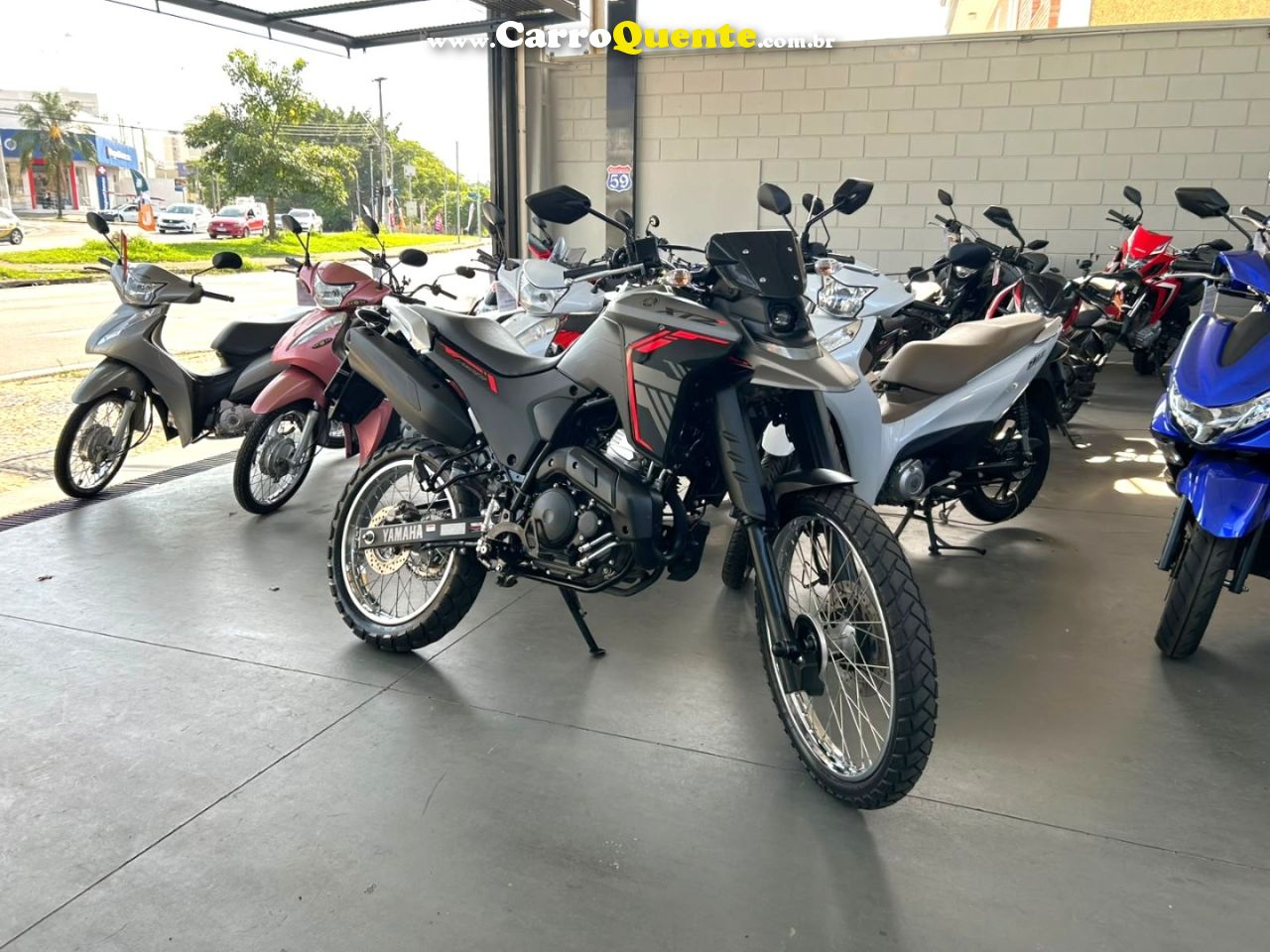 YAMAHA - XTZ 250 LANDER 2025 Gasolina Manual - Loja