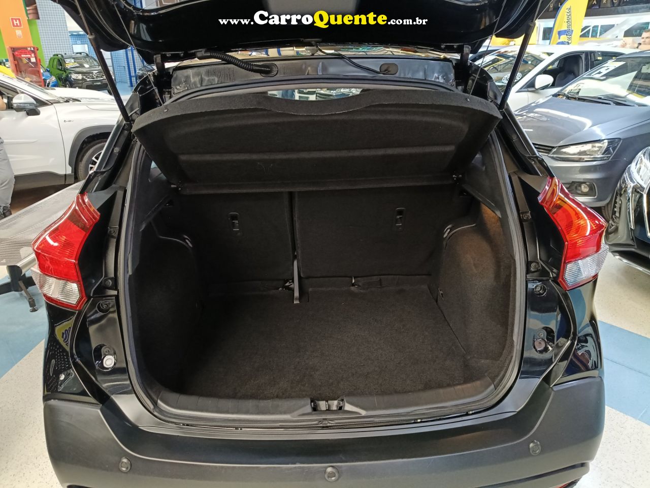NISSAN KICKS 1.6 16V SL 2019 - Loja