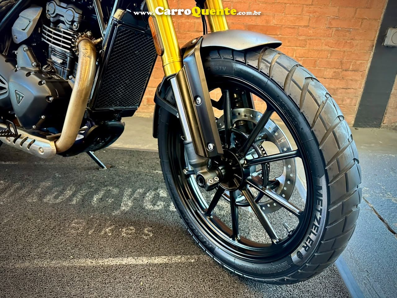 TRIUMPH SCRAMBLER 400 X 2024 - Loja