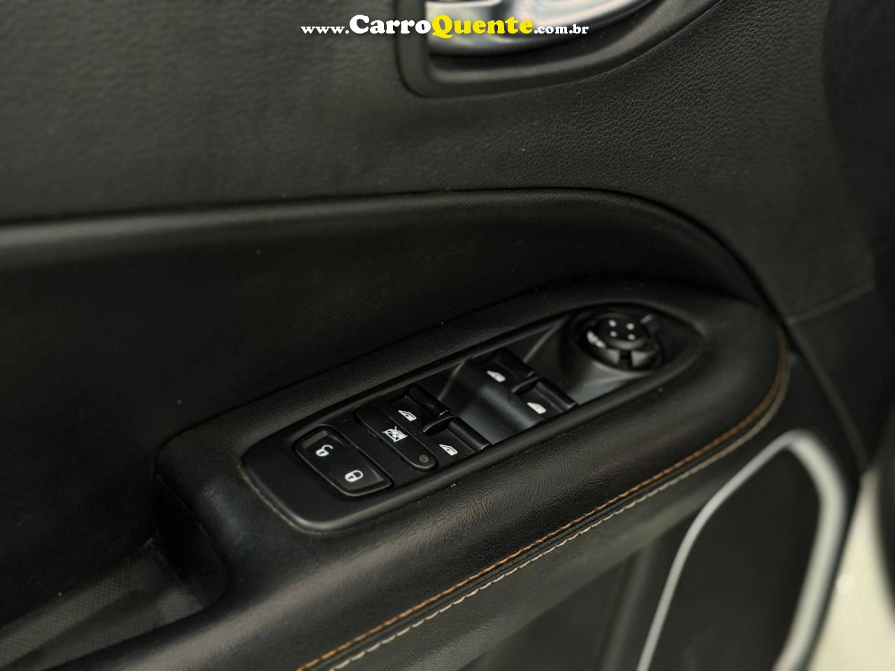 JEEP COMPASS 2.0 16V LONGITUDE 2020 - Loja
