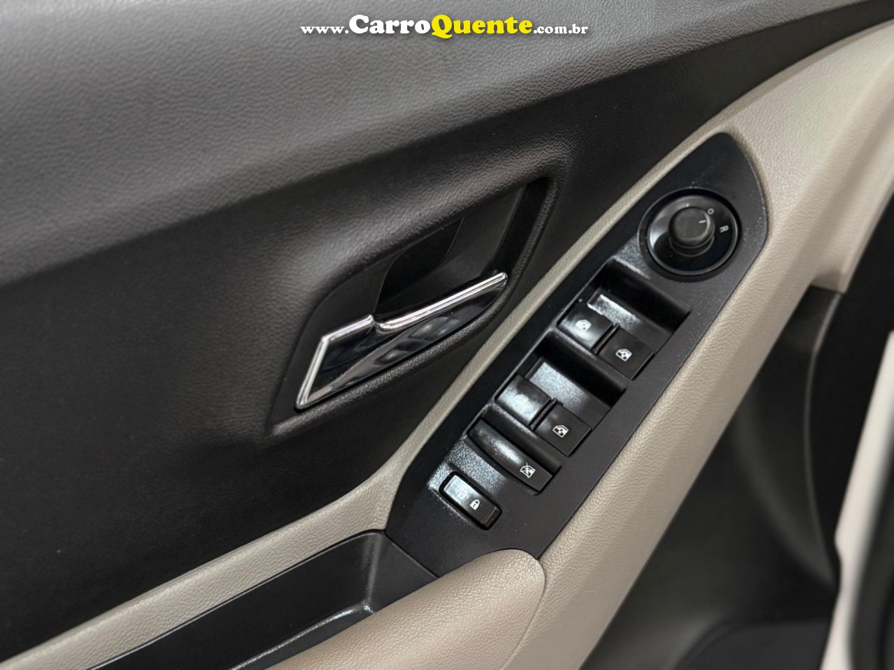 CHEVROLET TRACKER 1.8 MPFI LTZ 4X2 16V 2014 - Loja