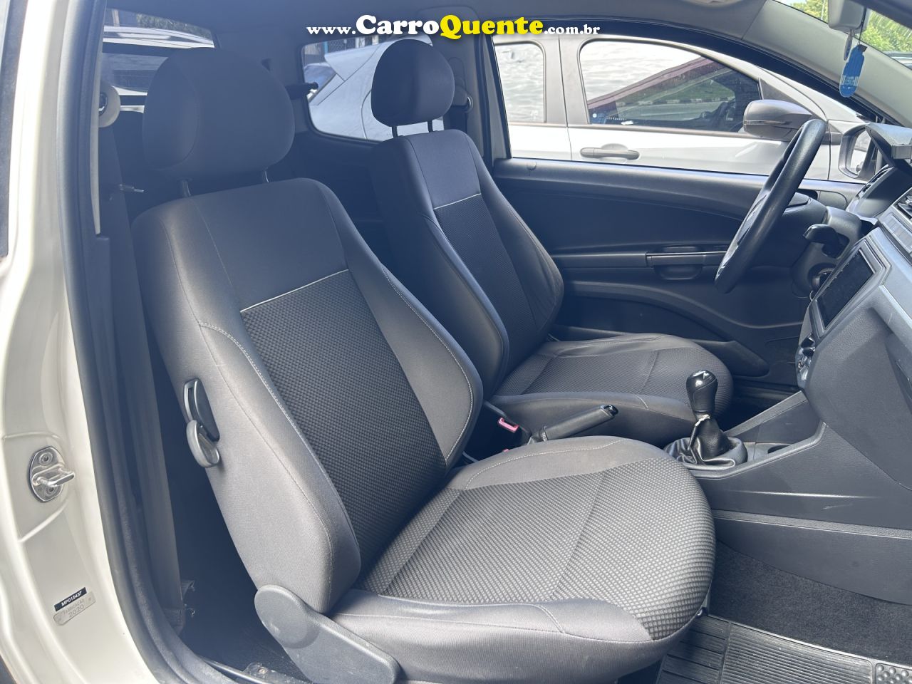 VOLKSWAGEN   SAVEIRO ROBUST 1.6 TOTAL FLEX 8V CD   BRANCO 2021 1.6 FLEX - Loja