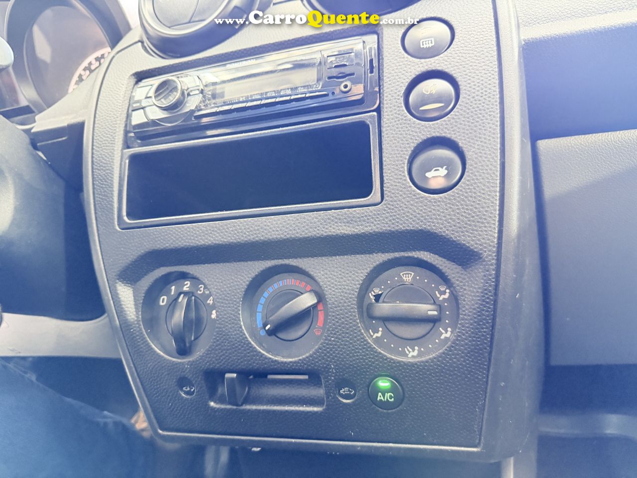 FORD   FIESTA SE 1.0 8V FLEX 5P   BRANCO 2014 1.0 FLEX - Loja