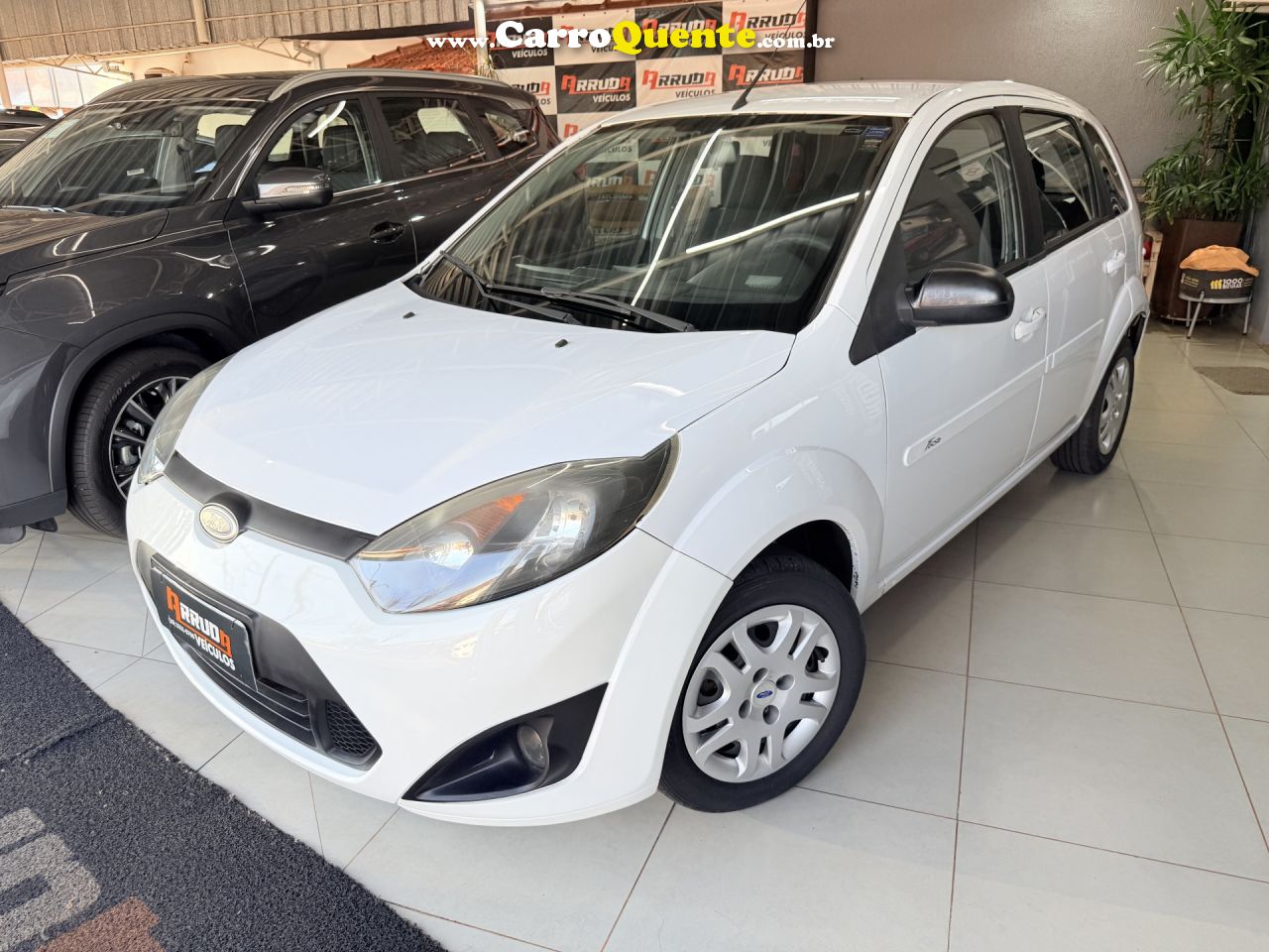 FORD   FIESTA SE 1.0 8V FLEX 5P   BRANCO 2014 1.0 FLEX - Loja