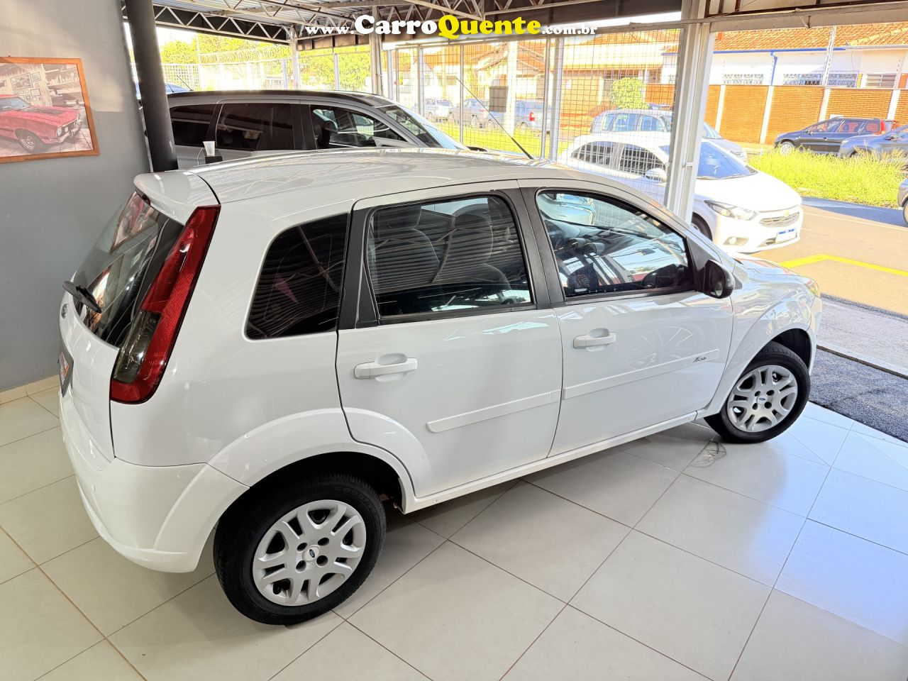 FORD   FIESTA SE 1.0 8V FLEX 5P   BRANCO 2014 1.0 FLEX - Loja